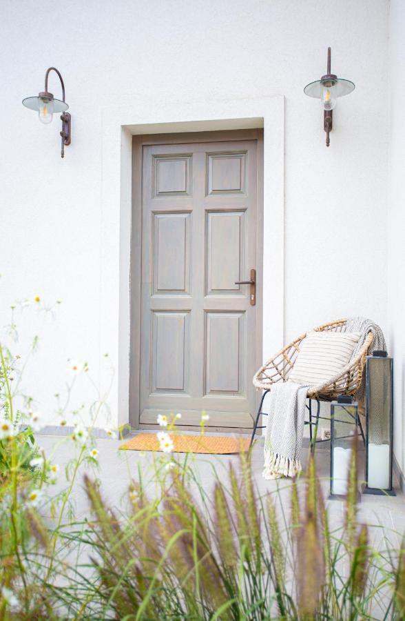 Cozy Airport Homestay *